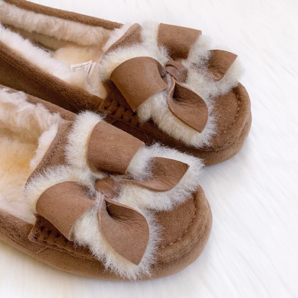 UGG Ansley Heritage Bow Chestnut Suede Slippers - Picture 2 of 8